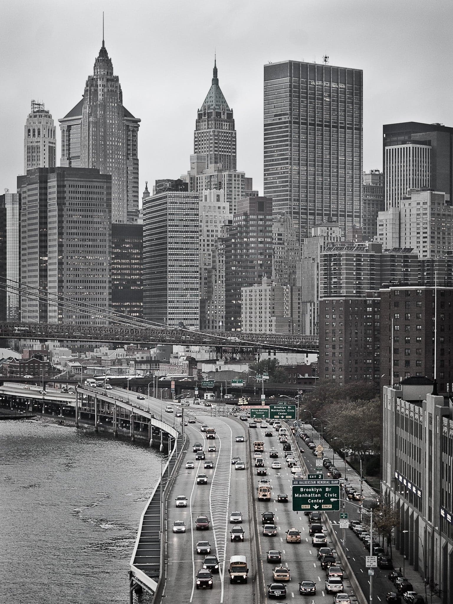 FDR Drive and New York skyline seen from Manhattan Bridge